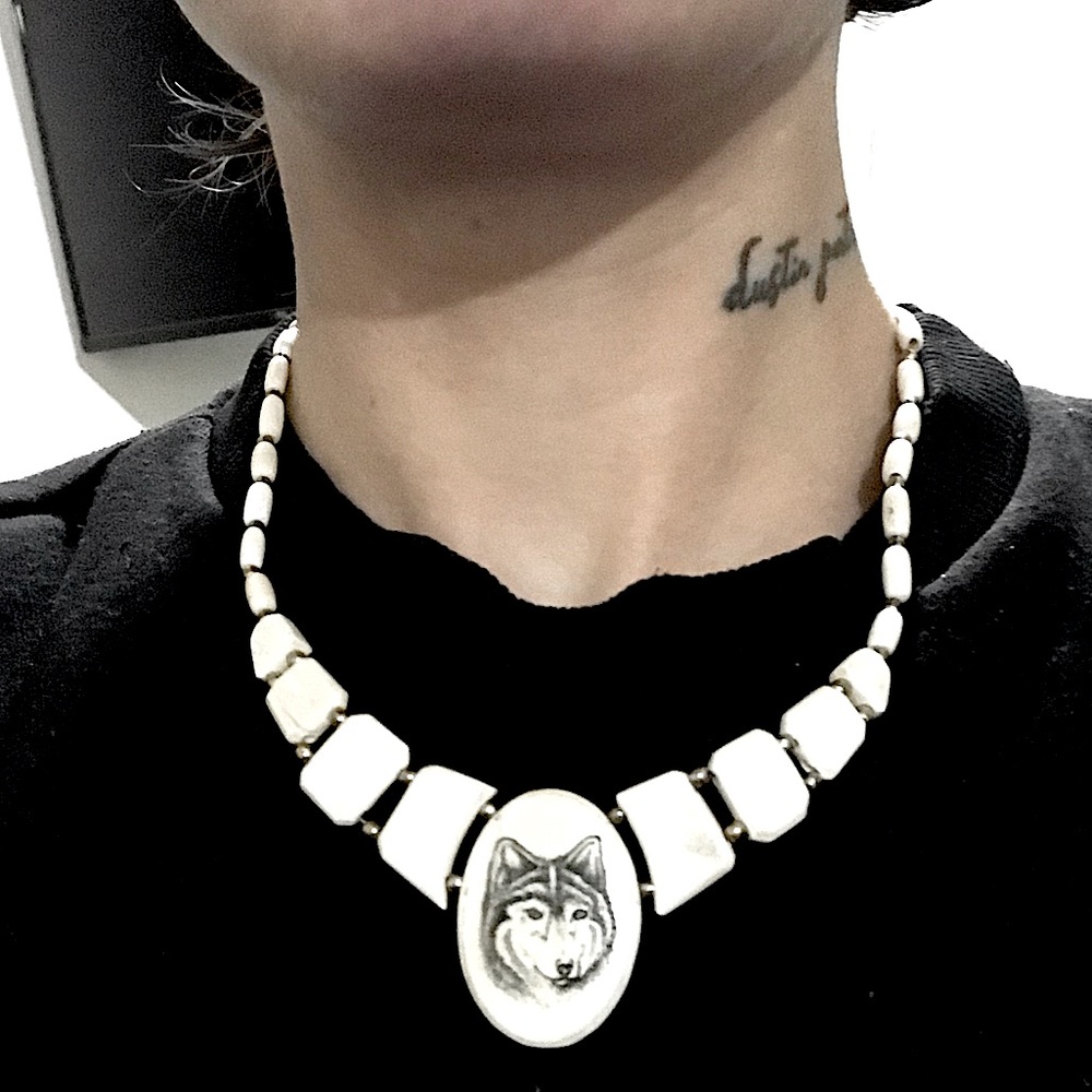 Authentic Alaska Native Ivory Engraved (scrimshaw) necklace
